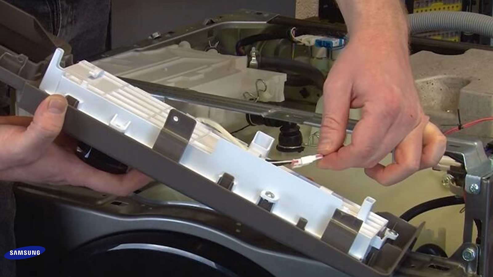 علائم خرابی برد ماشین لباسشویی سامسونگ