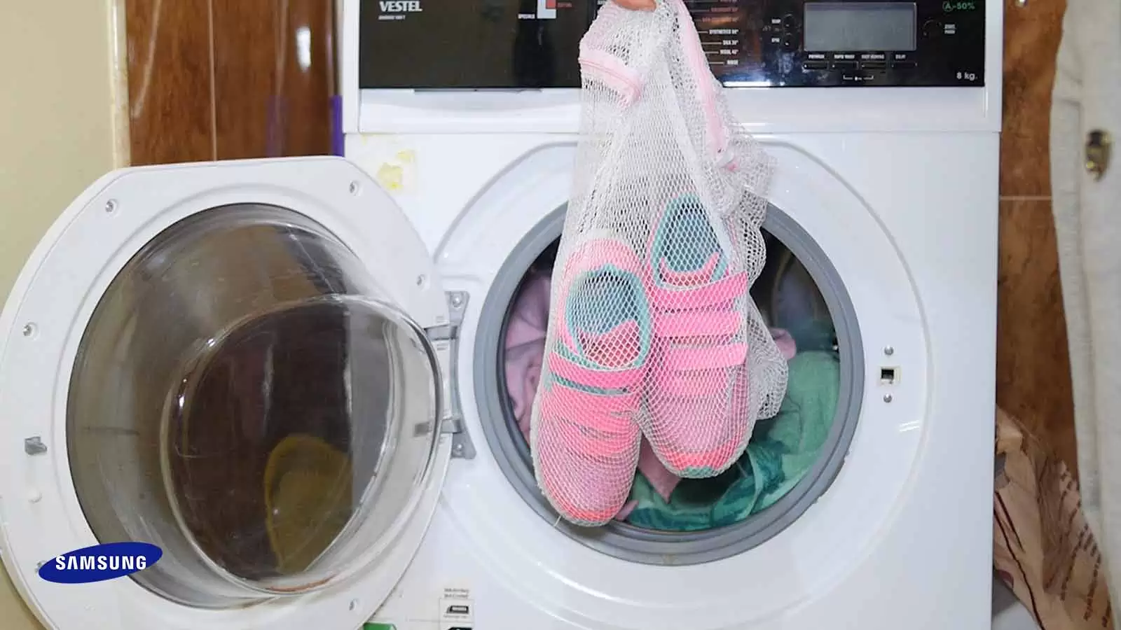 قراردادن کفش ها در ماشین لباسشویی